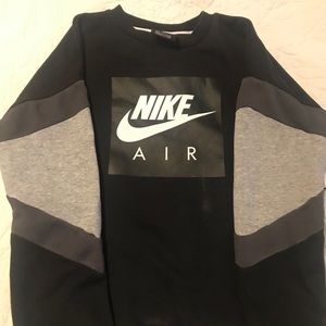 Big Kids’ Nike Sweatshirt